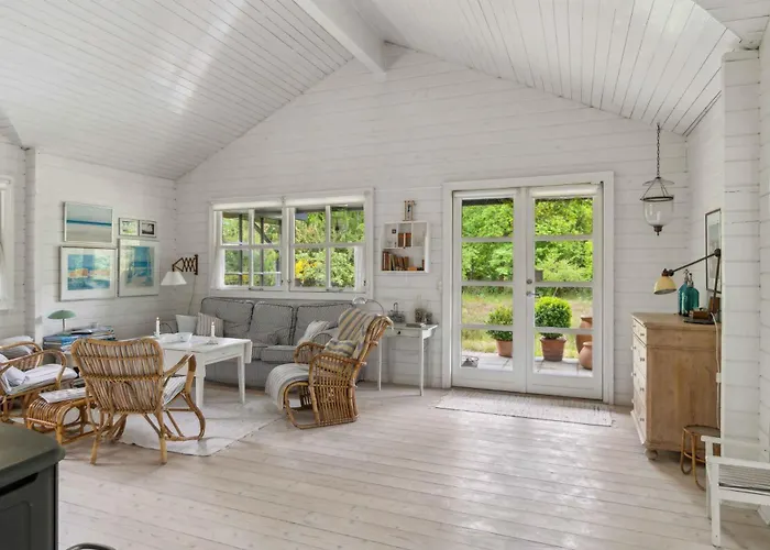 Charming House Near Private And Nature